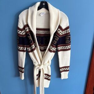 Vintage acrylic Cream Knit Cardigan with Patterned Design machine washable